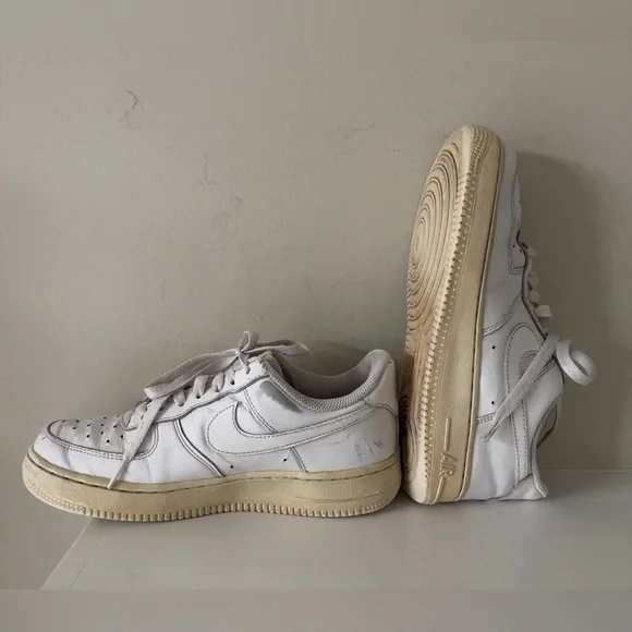Nike Air Force 1 Women’s White Sneakers Size 7 - Picture 2 of 8